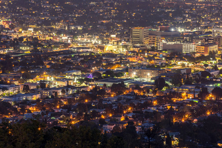 美国加利福尼亚州日落洛杉矶市中心鸟瞰图
