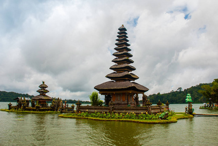 普拉乌伦达努巴图尔神庙。 印度尼西亚巴厘。