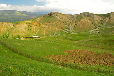 小山和山