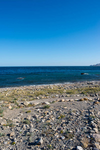 西班牙 Carboneras 海岸的海和山