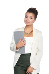 站在白色背景上的年轻商业女人的画像