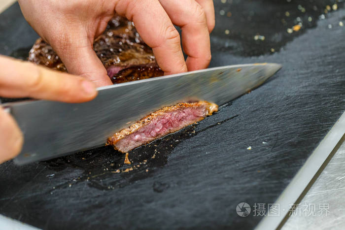 厨师切肉