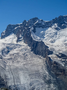 著名 Gorner 冰川, 第二大冰川在阿尔卑斯瑞士