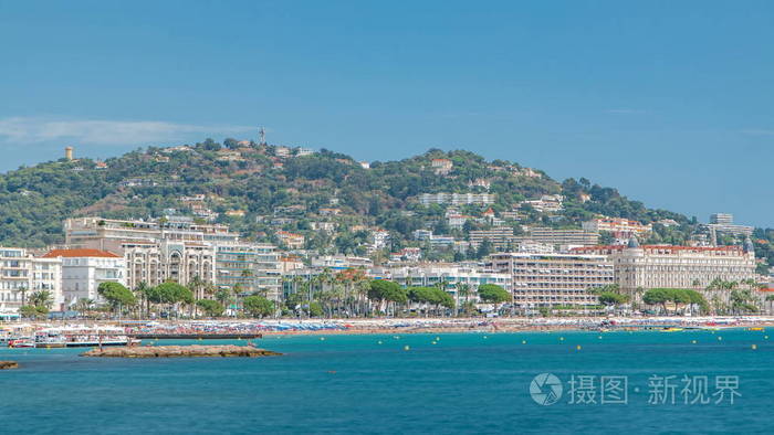 法国的时差在法国的海滨, 美丽的夏日里, 五颜六