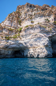 在马耳他岛南部地中海海岸