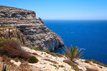 在马耳他岛南部地中海海岸