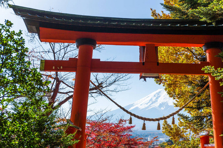 日本的寺庙和山富士