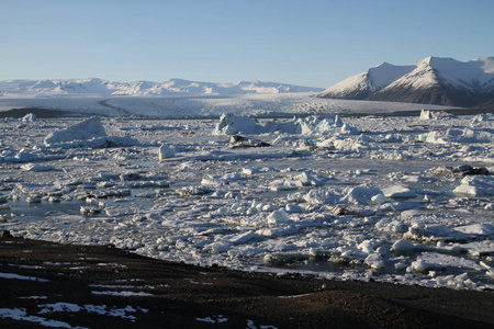 冰岛, Jokulsarlon 礁湖, 美丽的冷风景图片冰岛冰川泻湖湾。Jokulsarlon 冰川泻湖的冰山。Vatnajok