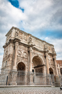 在罗马，意大利的拱 di Costantino