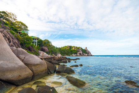 岩石热带海海滩