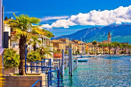 Toscolarno 马德诺村 Lago di Garda 视图上