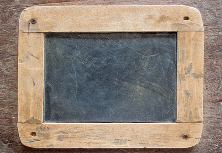 黑板与木框架, 黑板在老木头背景