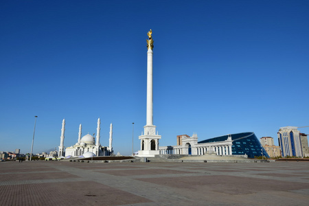 在哈萨克斯坦阿斯塔纳独立的列