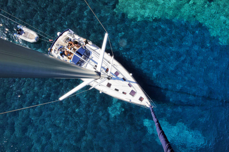 克罗地亚群岛亚得里亚海帆船游艇租赁鸟瞰图