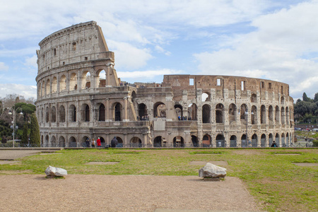 Colisseum 老大厦在罗马城市, 意大利