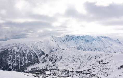 在冬天的山峰