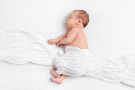 下一条毯子可爱刚出生的婴儿