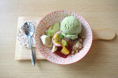 绿茶水果冰淇淋图片