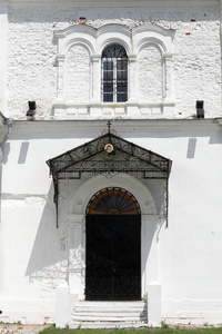 尼古拉斯戈斯蒂尼教堂的门
