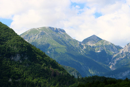 朱利安阿尔卑斯是山脉, 阿尔卑斯的马刺, 位于 Kraina 的斯洛文尼亚地区。