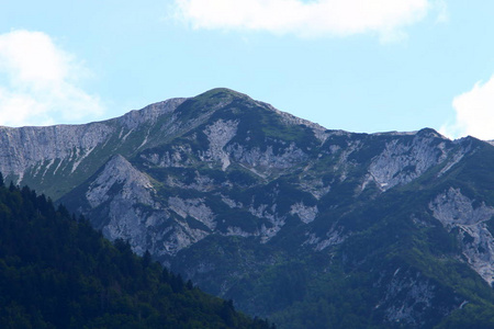 朱利安阿尔卑斯是山脉, 阿尔卑斯的马刺, 位于 Kraina 的斯洛文尼亚地区。
