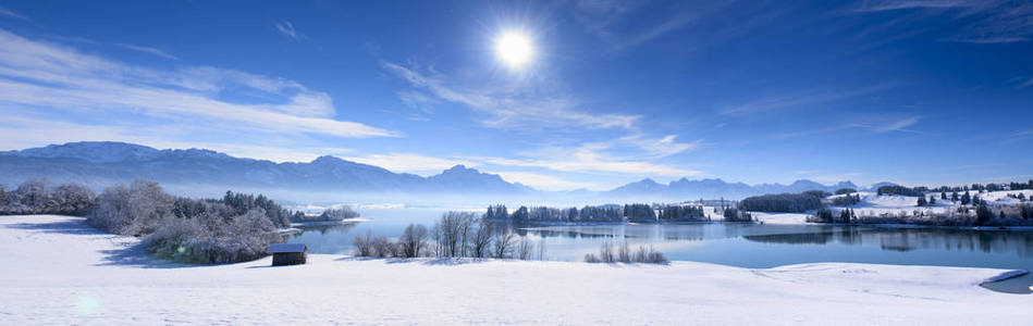 冬天全景风景在巴伐利亚在阿尔卑斯山