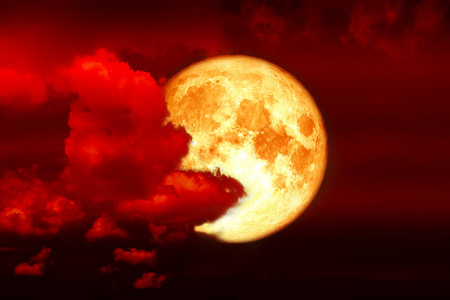 超级血月亮回红云在红色的夜空, 这个形象的元素由 Nasa 提供