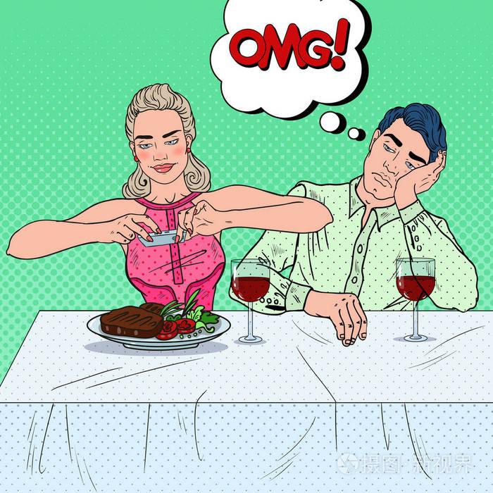 朋友在餐厅吃晚饭女人拍照的食物波普艺术矢量图