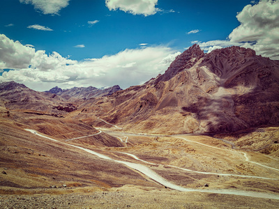 在喜马拉雅山马那里 Leh 路