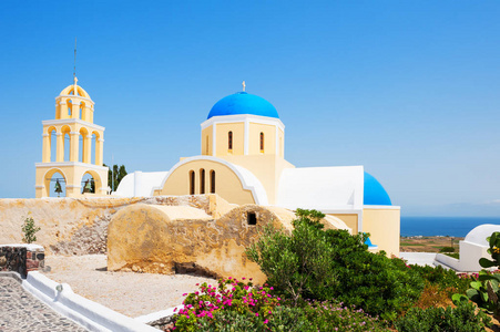 希腊圣托里尼岛上的教堂