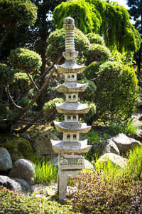 在日本花园雕塑