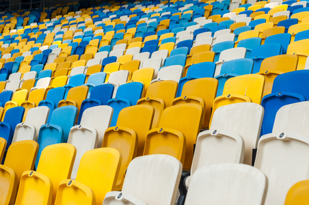 空的塑料座椅在足球或足球的体育场。2016 体育背景