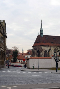 布拉格是一座城市和捷克共和国的首都是一个传统的欧洲文化中心。城市的景色