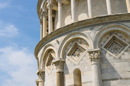 钟楼的大教堂 比萨斜塔 的一部分。Ita