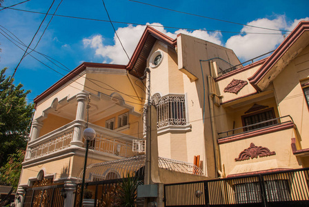 当地街道与在菲律宾首都马尼拉的房子