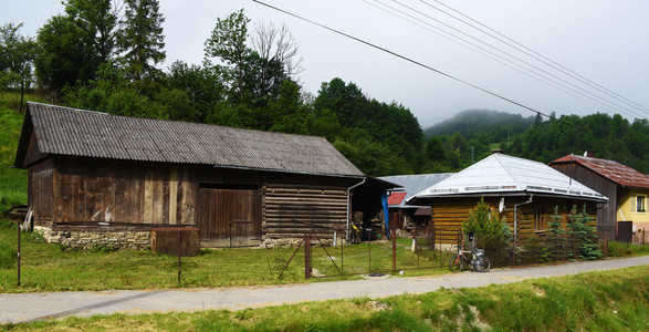 皮耶尼纳山 Lesnica 村