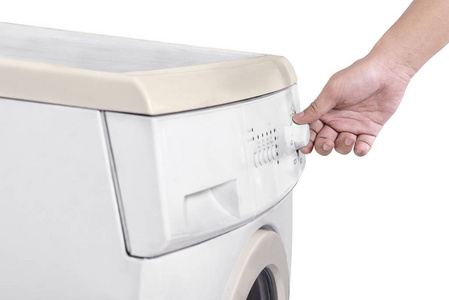 人手调节清洗机程序在白色背景下隔离的特写