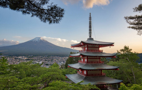 从 Chureito 宝塔看春季富士山