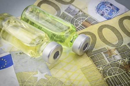 小瓶与不同的物质在欧元，共付款的概念