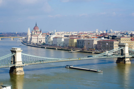 在匈牙利布达佩斯市多瑙河上的链桥