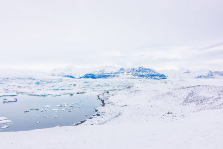 冰山在冰川泻湖，冰岛
