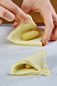 厨师烹饪的面团包使果酱乳酪蛋糕系列全餐食谱