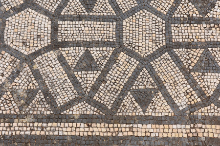 几何形状马赛克式的 Conim 古城罗马时代的遗迹