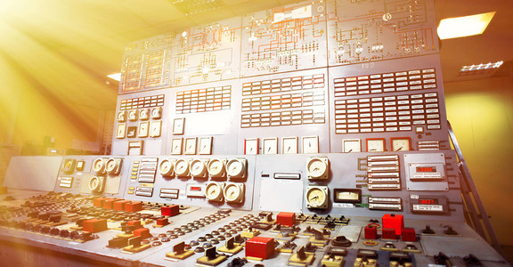 控制室的老一代发电厂