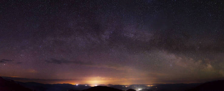 令人惊异与银河系夜晚的星空