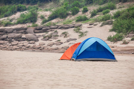 河滩上的帐篷