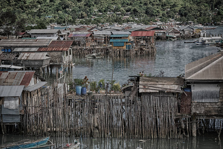 模糊菲律宾众议院在贫民窟的穷人的贫穷和退化的概念