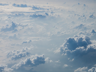 Cloudscape，白云在天空上