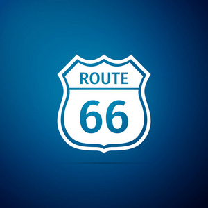 美国道路图标被隔离在蓝色背景。路线六十六路标。平面设计。矢量插图