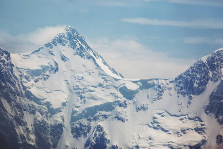 Beluha 白雪皑皑的山峰。阿尔泰山景观